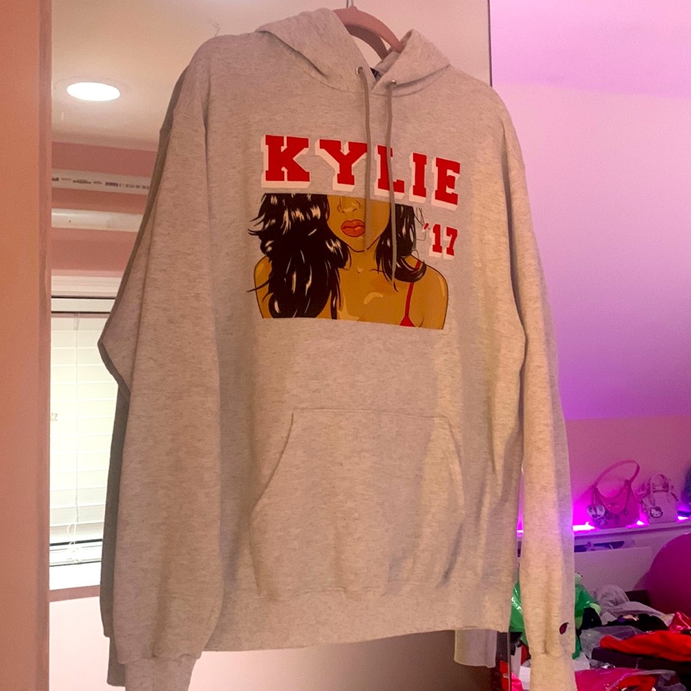 Kylie Champion Hoodie Medium 💕✨